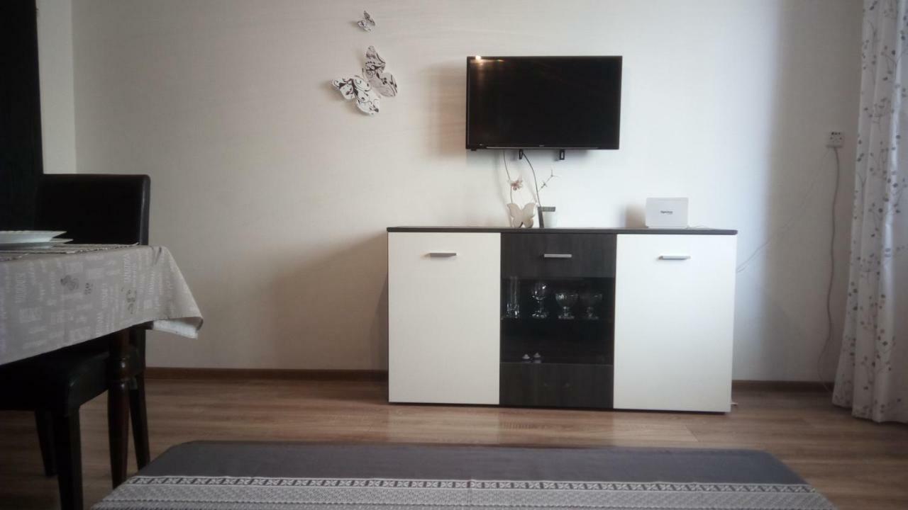 Apartment Butterfly - For Rest And Relaxation *