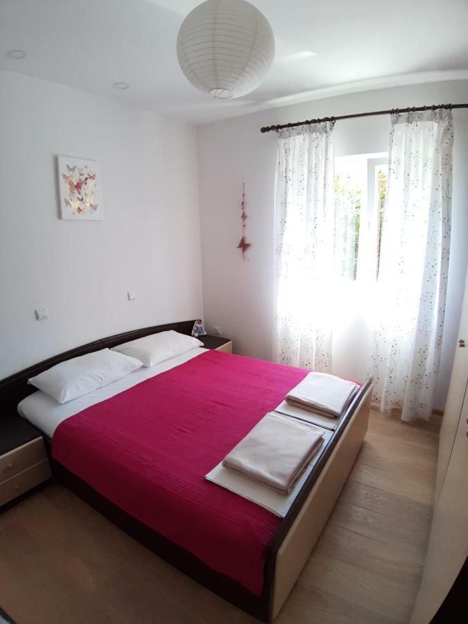 Apartment Butterfly - For Rest And Relaxation